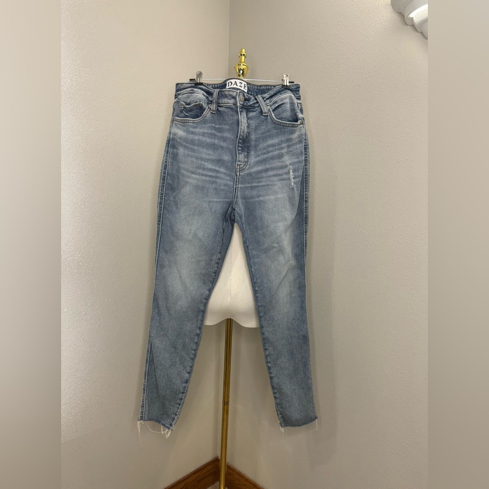 DAZE Light Wash Raw Hem Straight Jeans Size 30